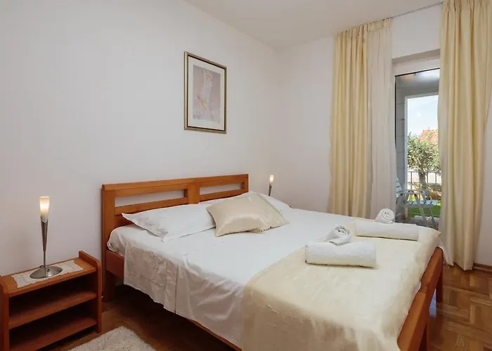 Appartamento With Parking Space Supetar, Brac - 20130 *